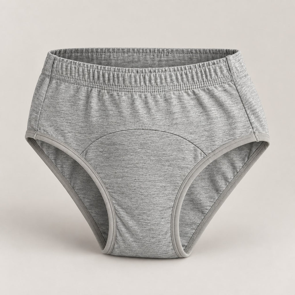 Culotte grise seule, vue de face en volume sur le fond studio.